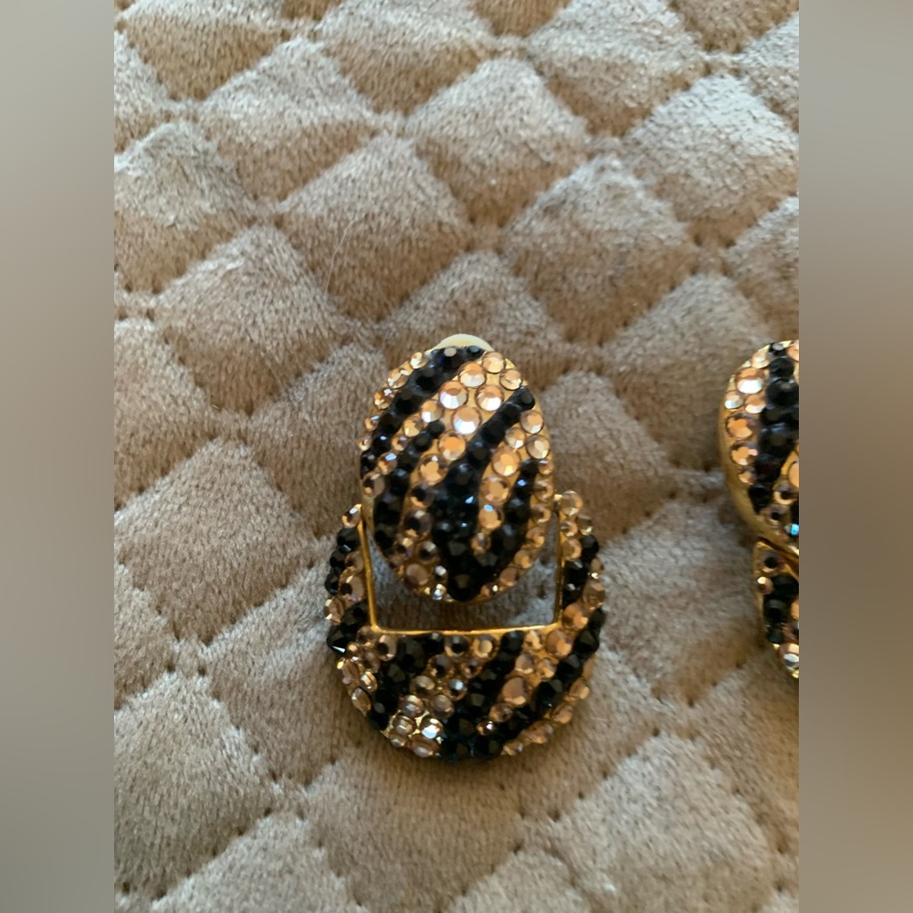 Earrings - Picture 2 of 4